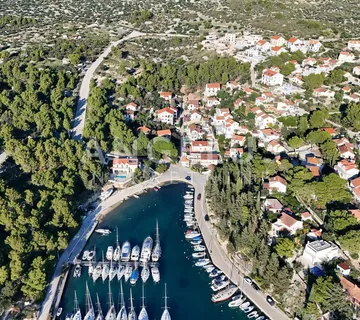 Brač, Milna  -građ. zemljište u blizini mora, 730 m2, PRODAJA - cover