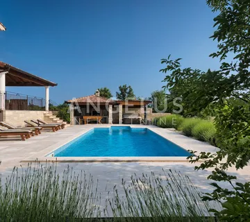 Istra, Svetvincenat - Vila s bazenom na prodaju, 294 m2 - cover