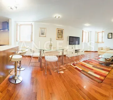 Split, CENTAR - Prestižan trosoban stan u povijesnoj jezgri Splita, PRODAJA - cover