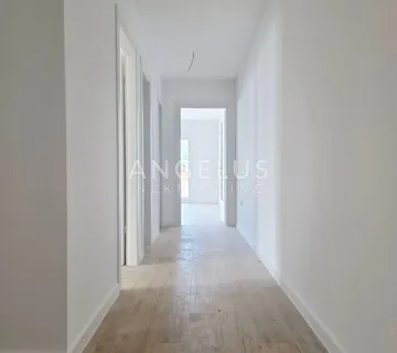 Strožanac, Podstrana - novogradnja, dvosoban stan, parking PRODAJA - cover