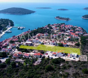 Šolta, Maslinica - građ.zemljište blizu mora, 700 m2, PRODAJA - cover