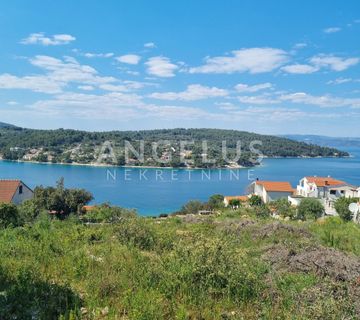 Šolta, Nečujam - građevinsko zemljište sa pogledom na more, 2400 m2 - cover