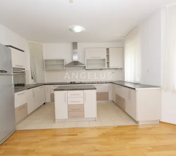 Zagreb, Šestine-kuća za najam, 493 m2 - cover