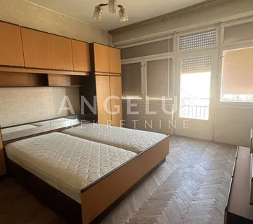 Istra, Pula - Stan s pogledom na amfiteatar i more - cover