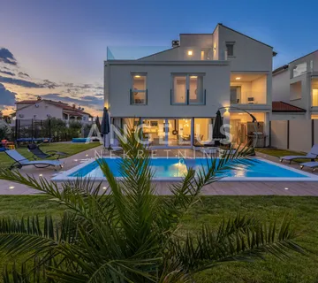 Istra, Poreč - prodaje se Villa sa bazenom - cover