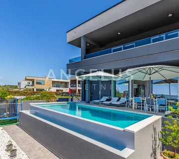 Istra, Medulin - vila s pogledom na more, 240m2 - cover