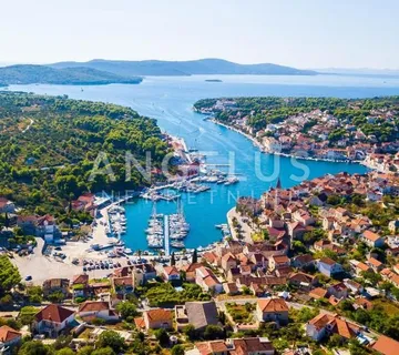 Brač, Milna - kuća sa 2 stambene jedinice i bazenom, NAJAM - cover