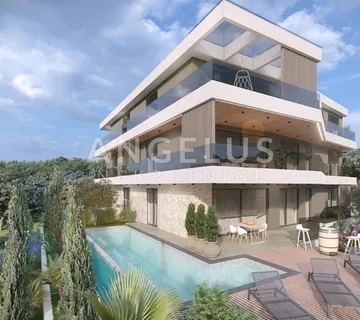 Istra, Pješćana uvala - trosobni stan 112m2 s dvorištem - cover