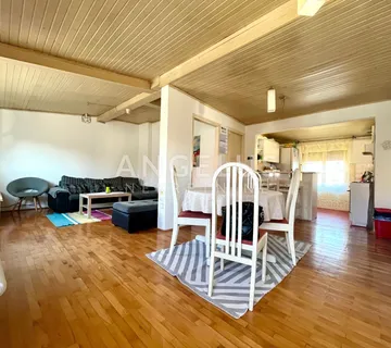 Zagreb, Dubrava - kuća s dvorišnim objektom i vrtom - cover