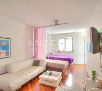 Dubrovnik – višenamjenski prostor 85 m² u centru grada (idealno za uredske i slične djelatnosti) PRODAJA - cover