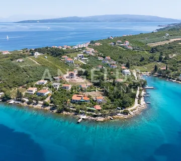 Šolta, Nečujam - građ.zem. u blizini mora, 1600 m2, PRODAJA - cover