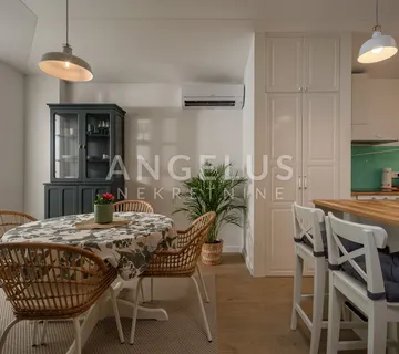 Opatija, stan u centru s pogledom na more - cover