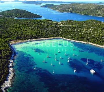 Mali Iž - prekrasna vila prvi red do mora, 450 m2 - cover