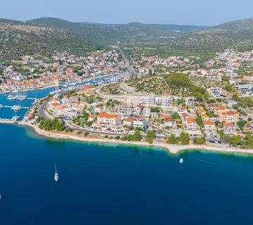 Marina - građ.zemljište u blizini mora, 1700 m2, PRODAJA