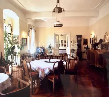 Zagreb, Centar - građanski stan 190m2 za prodaju