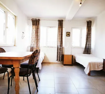 Šolta, Maslinica - jednosobni apartman u centru Maslinice, 43 m2 PRODAJA - cover