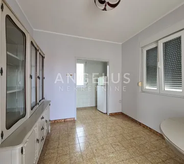 Istra, Pula - stan 110 m2 sa dvorišta 200 m2, prodaja
