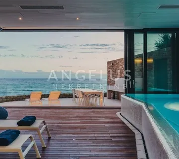 Istra, Novigrad - Povijesna vila na moru 400m2 - cover