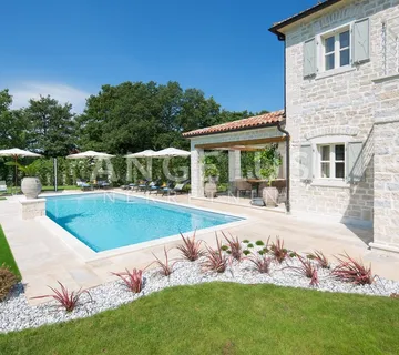 Istra - Luksuzna vila sa bazenom u atraktivnom okruženju, 359 m2 - Poreč