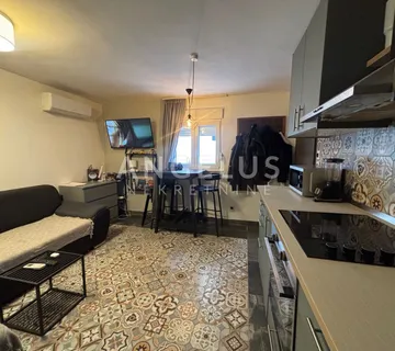 Split, Brda - Šarmantan jednosobni stan s dvorištem, PRODAJA - cover