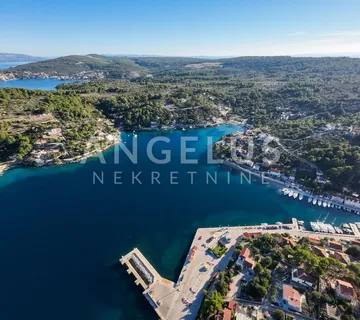 Šolta, Rogač - građ.zemljište u mirnom dijelu 856 m2, PRODAJA - cover