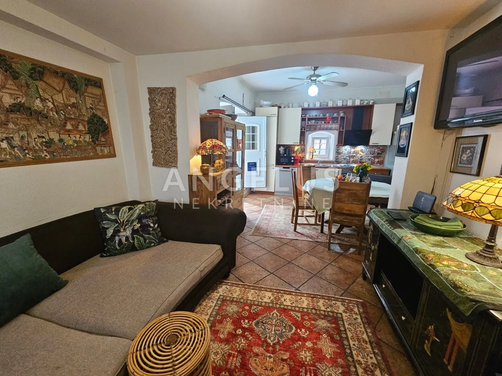 Kaštel Lukšić - Autentična kamena kuća s terasom i pogledom na more, PRODAJA - cover