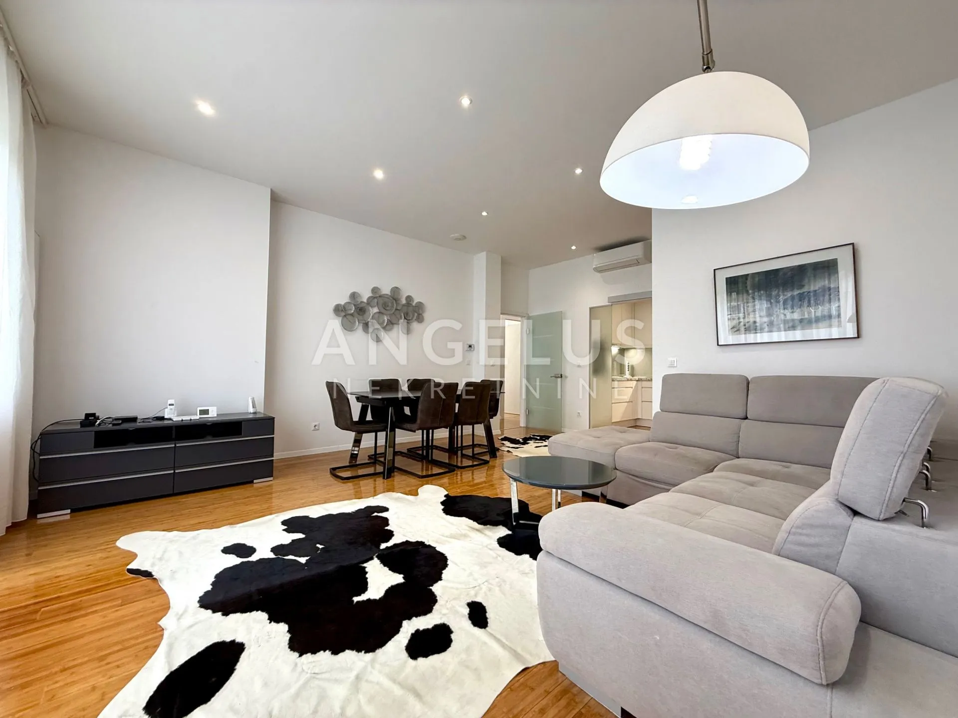 Zagreb, Centar -  stan za najam 150 m2 s garažom - cover