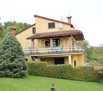 Istra, Pazin - dvojna kuća sa predivnim pogledom, 208m2, Prodaja! - cover