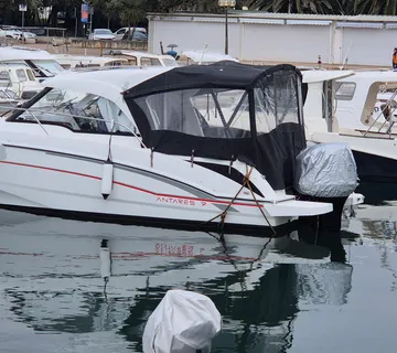 Beneteau Antares 7 OIB - cover