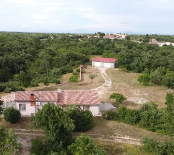 Ideano Imanje Za Investiciju U Blizini Pule - Marčana, Marčana