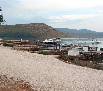 ZEMLJIŠTE U MALOM NASELJU 3.5 km OD MORA - Rebići, Barban