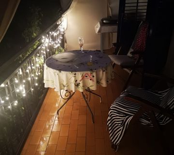 Crikvenica, Centar, 3- sobni apartman 80 m2 sa terasom. - cover