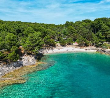 Ekskluzivno građevinsko zemljište uz samu plažu, Pula   - cover