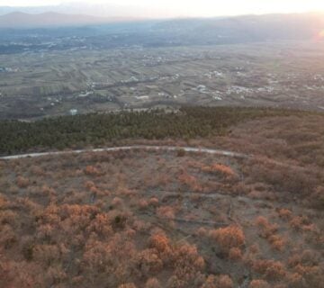 Atraktivno zemljište Crveno jezero, 5100m2 Imotski - cover