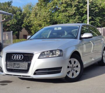 Audi A3 1,6 TDI SERVISNA KNJIGA TEMPOMAT KOŽNI VOLAN AUTOMATSKA KLIMA - cover