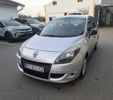 Renault Scenic - cover