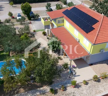 SAMOODRŽIVO GOSPODARSKO IMANJE - cover