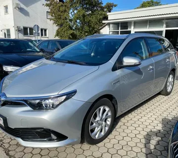 Toyota Auris Touring 1,8 HYBRID, NAVI, TEMPOMAT, 4X GARANCIJA!!! - cover