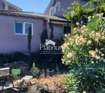 Istra,Pula obiteljska kuća s okućnicom na 1500 m od mora (prodaja) - cover