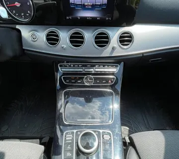Mercedes-Benz E-klasa 220 D • 2016.g. • Navi • Automatik • Leasing • - Čepin