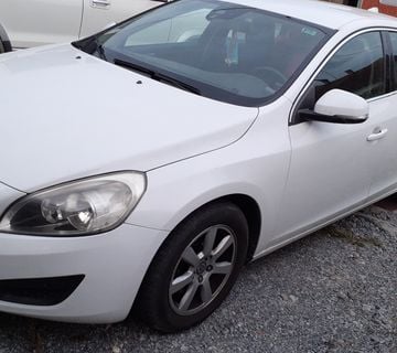 Volvo v60 d3 2011g. reg do 12/25.  - cover