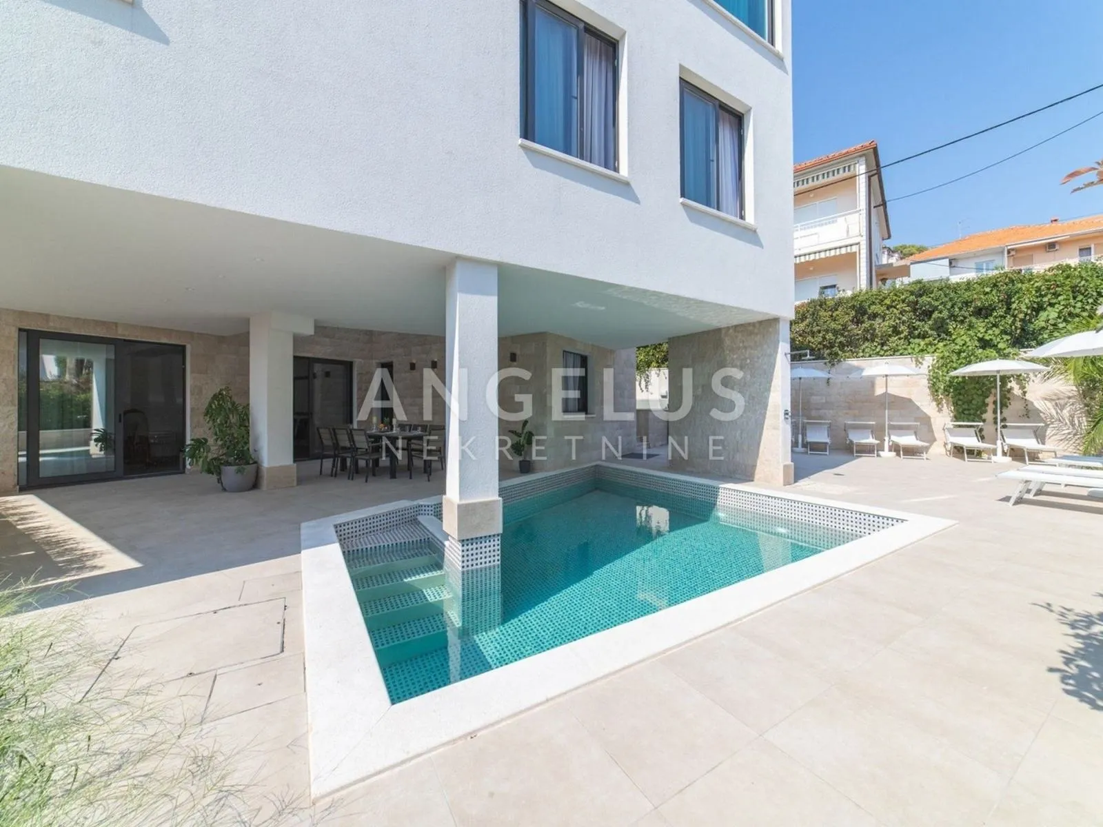 Trogir, Čiovo - luksuzna villa sa bazenom blizu plaže - cover