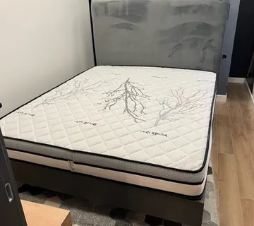 Bracni krevet - cover