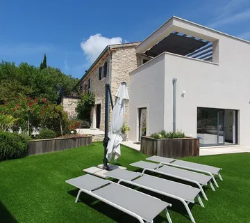 Kuća: Poreč, 349 m2, Villa s bazenom, ljetnom kuhinjom, dupla garaža - cover