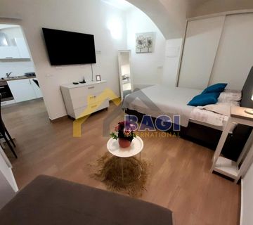 Centar-Mihanovićeva 36m2 Studio apartman - cover