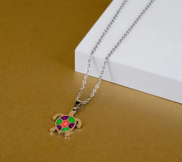 Poklanjamo ogrlicu s privjeskom - najnoviji modeli - cover