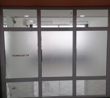 Poslovni prostor: Osijek, Trg A. Starčevića, uslužna djelatnost, 27 m2 - cover