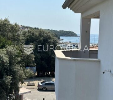 Istra, Pula, Pješčana Uvala, trosoban stan NKP 55 m2 prvi red do mora - cover