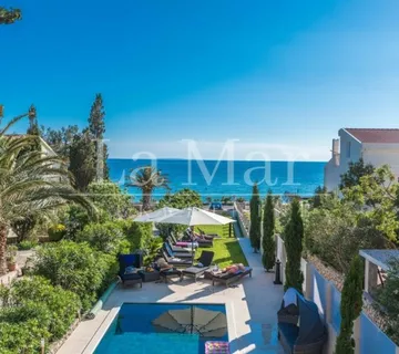 EKSKLUZIVNO! NOVALJA- PRVI RED DO MORA- Penthouse u vili - cover