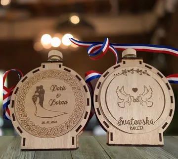 Drvena čutura - cover